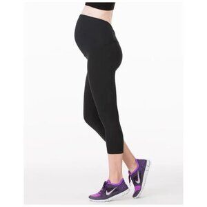 Ingrid and Isabel Maternity capri Leggings